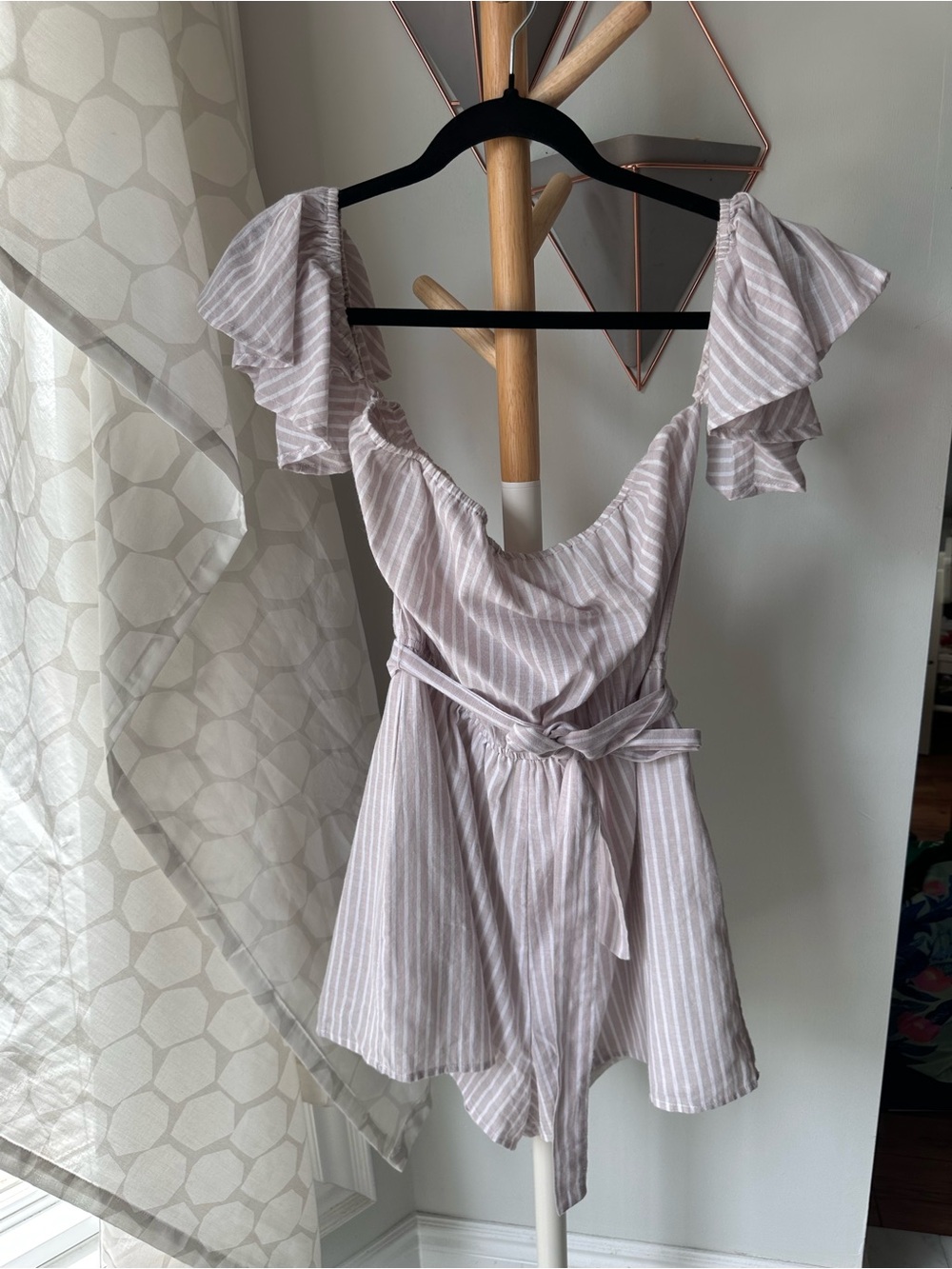 AFTER MARKET Grey-Striped Ruffle Romper Shorts Cotton Flutter-Sleeve Size small